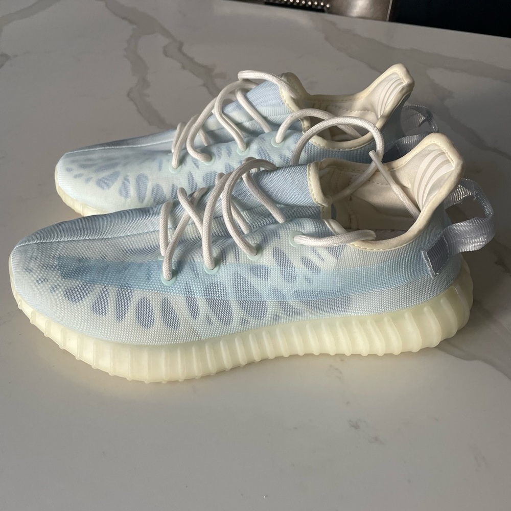 Yeezy Boost 350 V2 Mono Ice